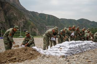 平分秋色！阿德巴约对位文班上半场9投6中拿下12分5板